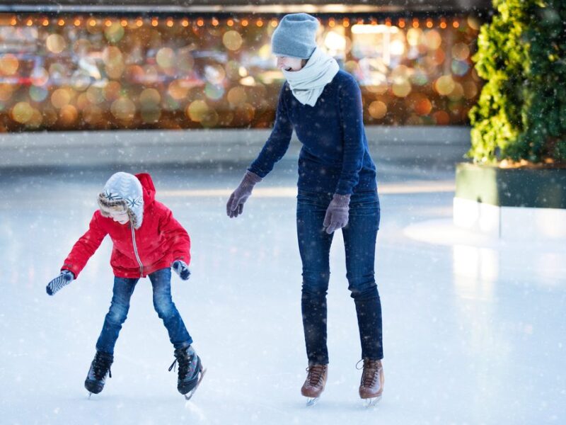 Apprendre le patinage à glace à vos enfants